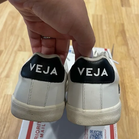 Veja Black and White Sneakers - Picture 7 of 9
